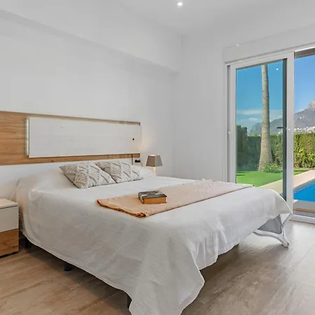 Socrates By Abahana Calpe