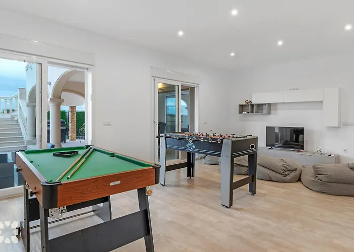 Socrates By Abahana Villa