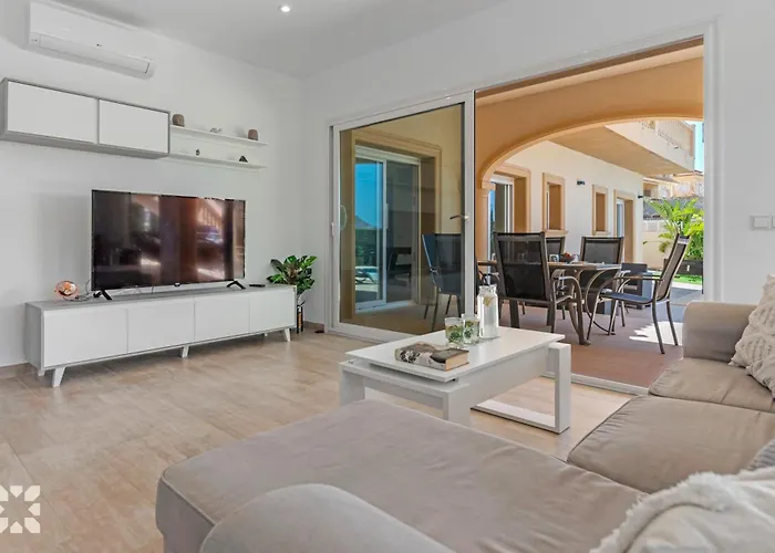 Socrates By Abahana Villa *